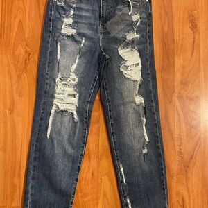NWT Risen distressed high rise “boyfriend” style  jeans . Size 7/28. Length 26”